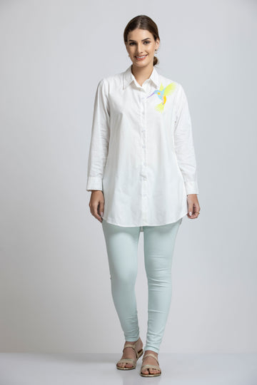 SOLID COLOR FRONT & BACK EMBROIDERED BUTTON-UP SHIRT.