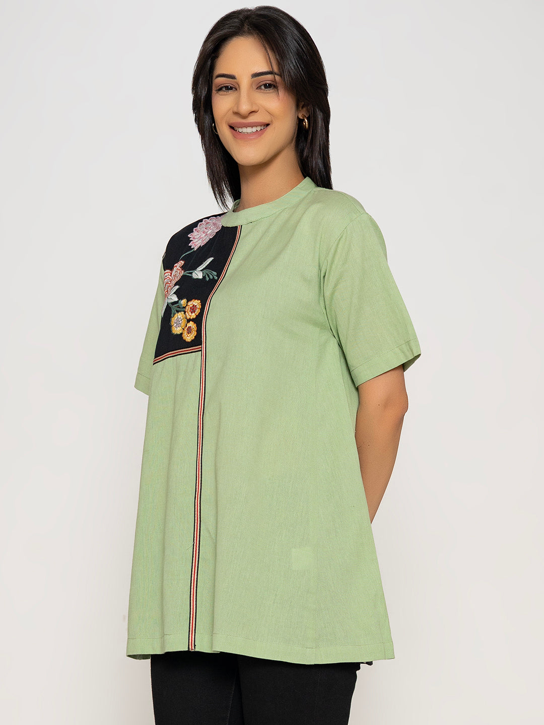 SOFTMINT SOLID COLOR FRONT AND BACK EMBROIDERED COTTON SHIRT WITH LACE DETAILING