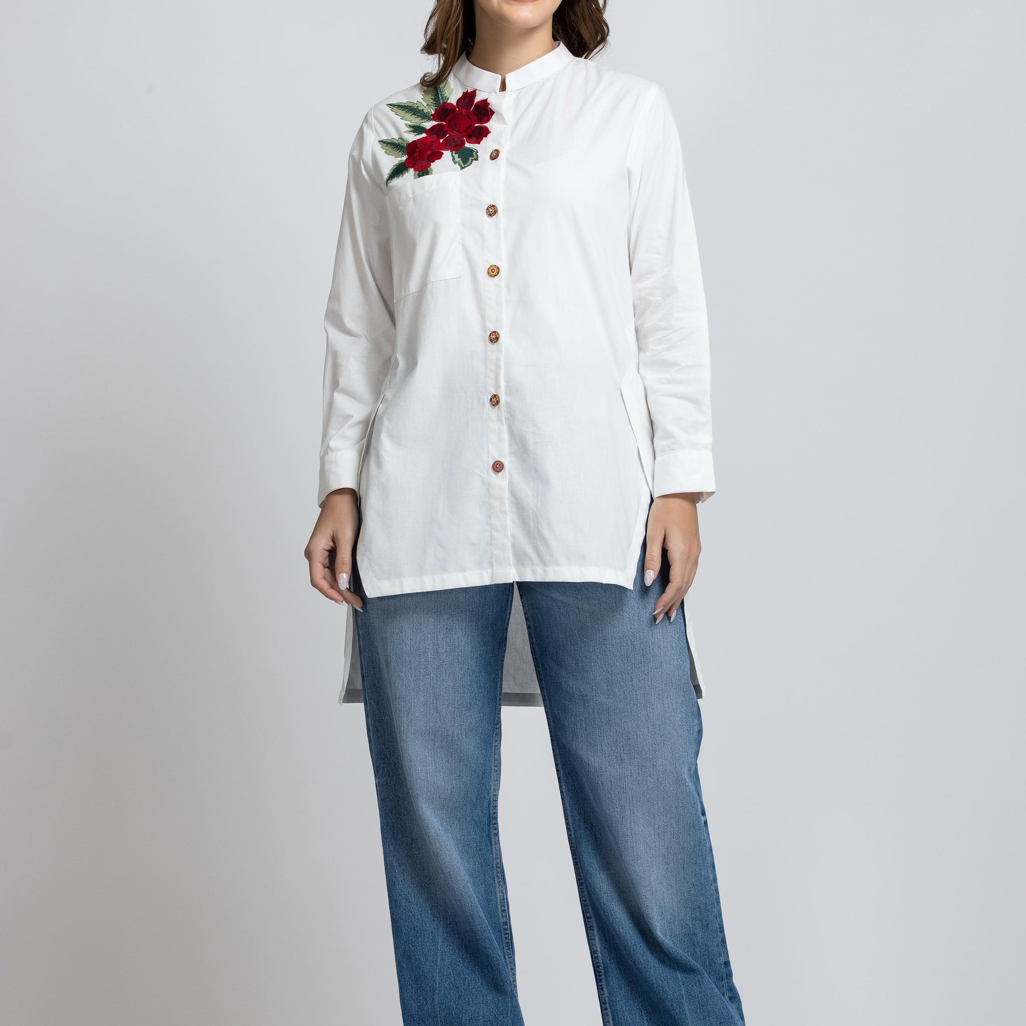 SOLID COLOR FRONT & BACKEMBROIDERED BUTTON-UP SHIRT.